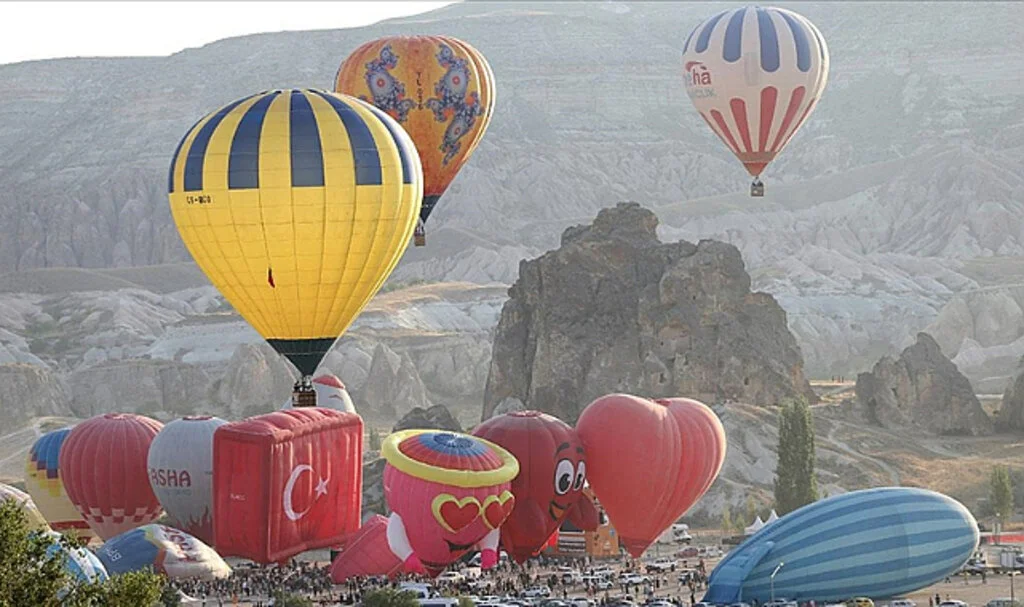 Kapadokya Semaları Figürlü Balonlarla Renklendi