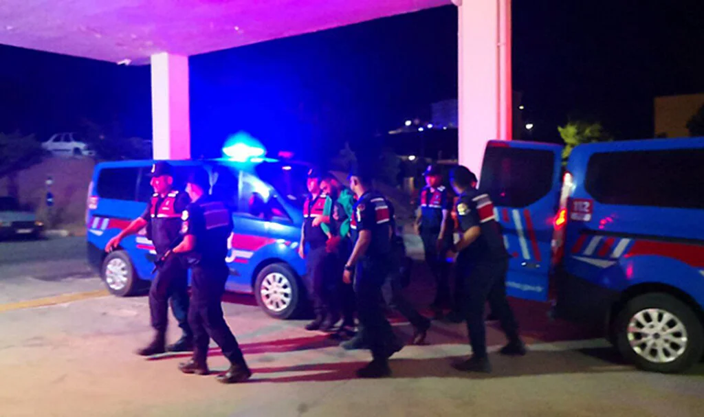 Karısını Öldürdüğü İddiasıyla Samsun'da Yakalanan Polis Çorum'a Getirildi