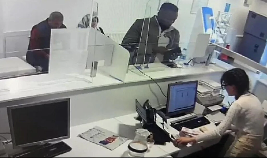Kendilerini Amerikan Askeri Olarak Tanıtan ‘Safari Çetesini’ Operasyon: 12 Gözaltı