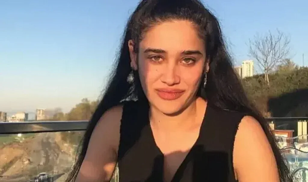 Kendisinden 48 Yaş Büyük Amerikalı ile Evlenmişti! Meltem Miraloğlu'dan Tek Taşlı Poz