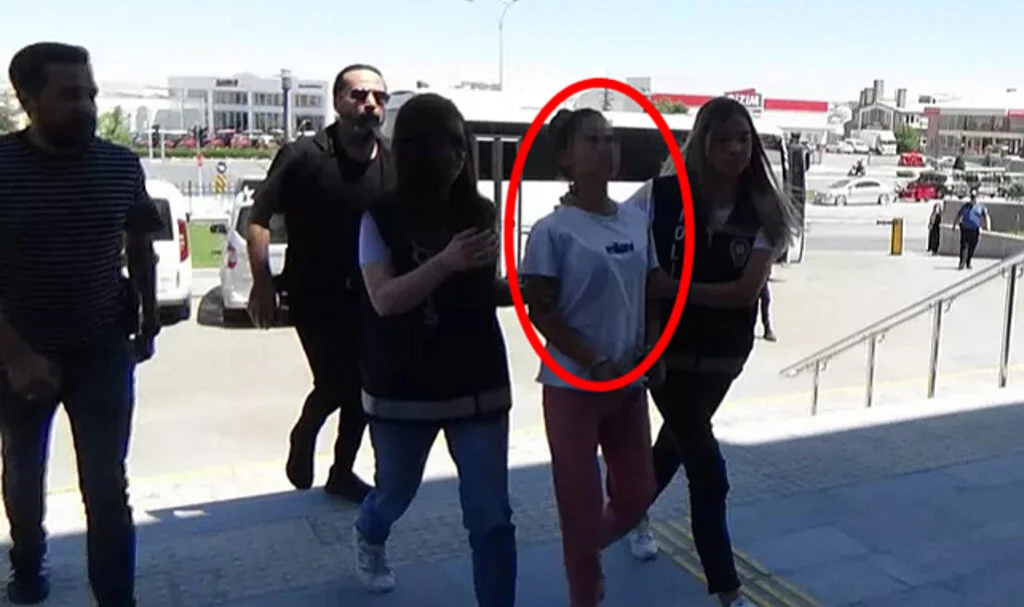 Kocasını Sevgilisine Öldürttü! 'Başı Dik' Görüntüsü ile Herkesi Şaşkına Çevirdi! 'Yasak Aşk' Skandalı...