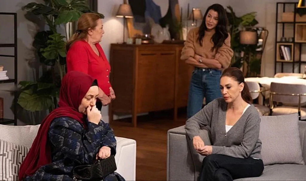 Müjde Uzman, Kızılcık Şerbeti'nden Ayrıldığı İddiasına Tepki Gösterdi