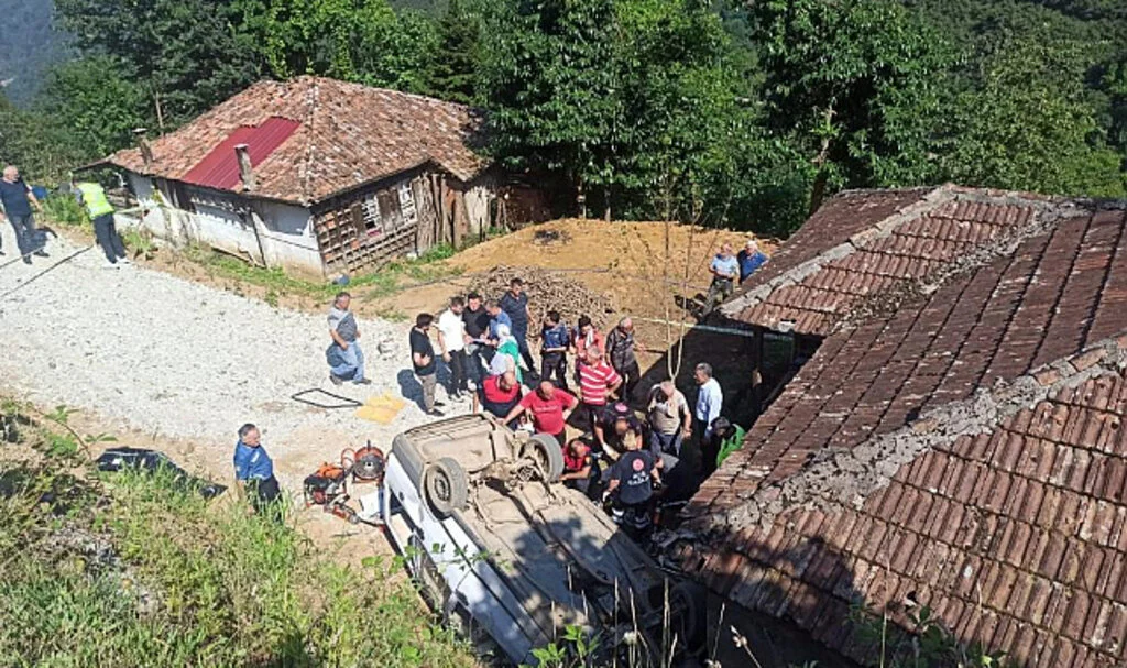 Ordu’da Otomobil Şarampole Devrildi: 3 Ölü, 2 Yaralı