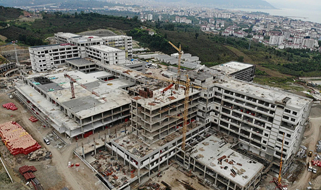 Ordu Şehir Hastanesi Yükseliyor