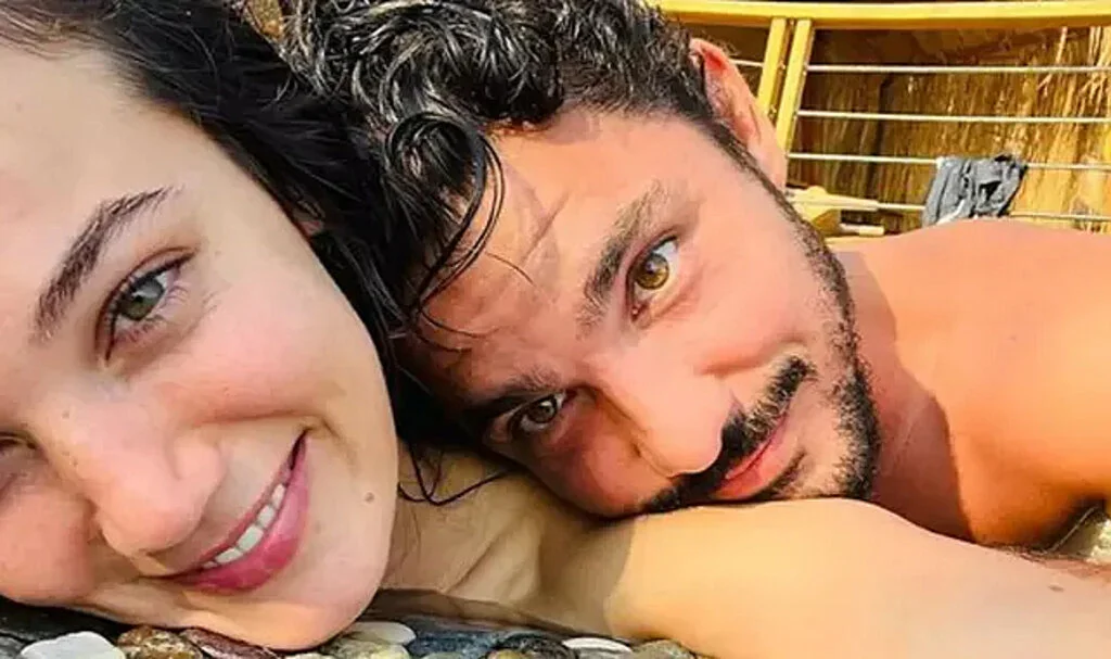 Pınar Deniz'den Sonra Kaan Yıldırım Aşkını İlan Etti, Yüzük Göründü! Ünlü Çift Evleniyor