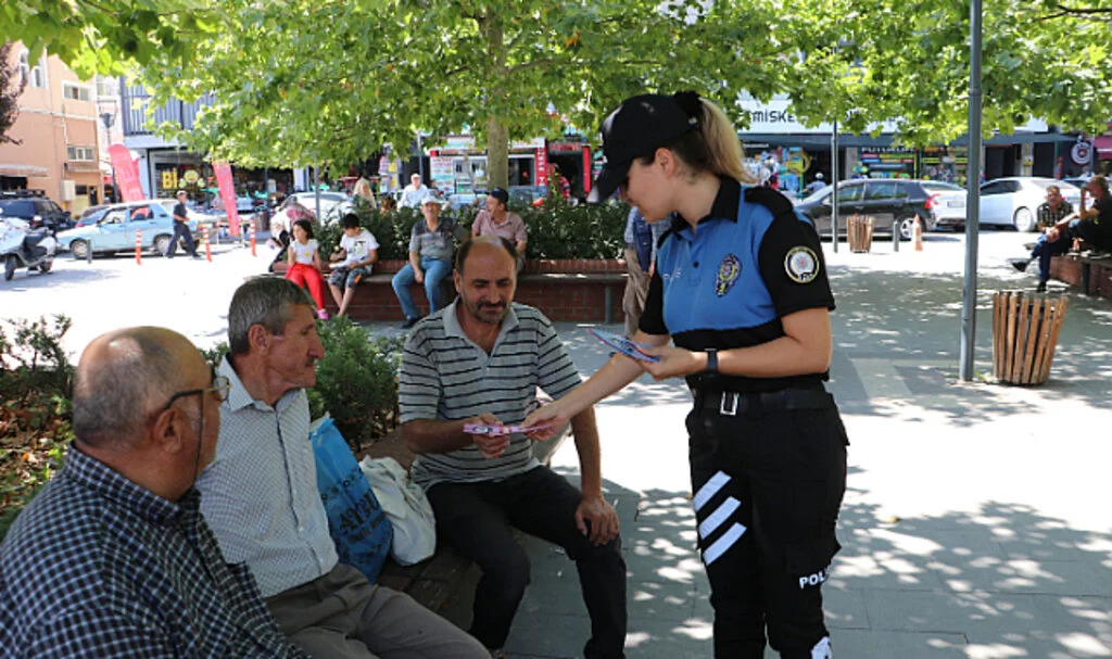 Polisten Dolandırıcı Uyarısı 