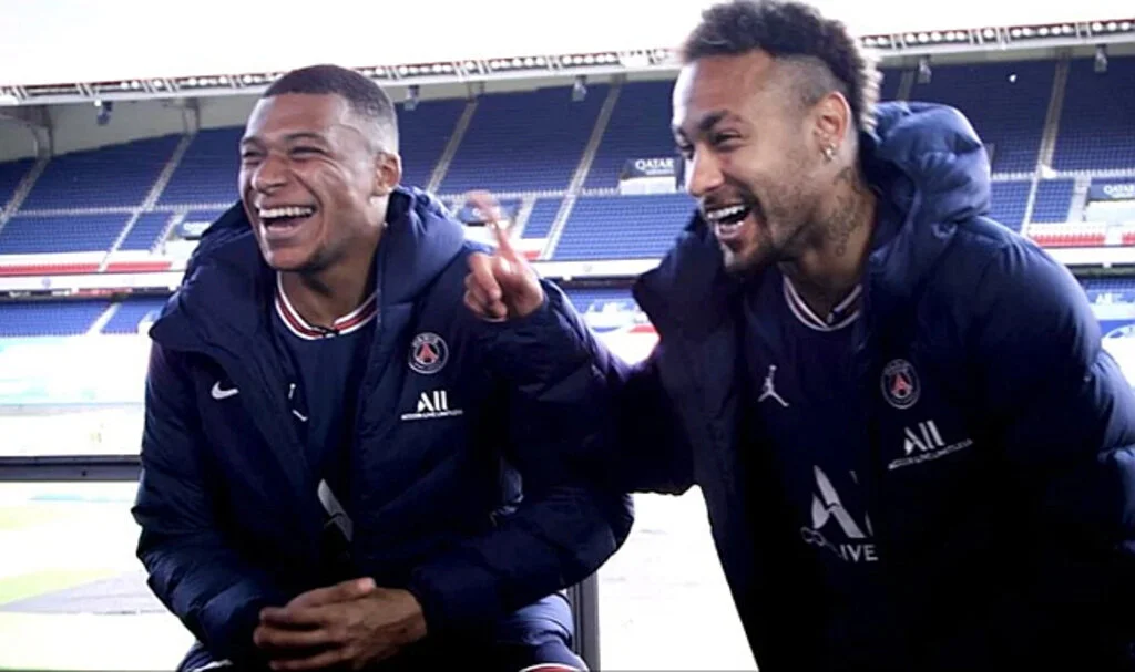 PSG'den Şok Karar! Mbappe ve Neymar Kadro Dışı