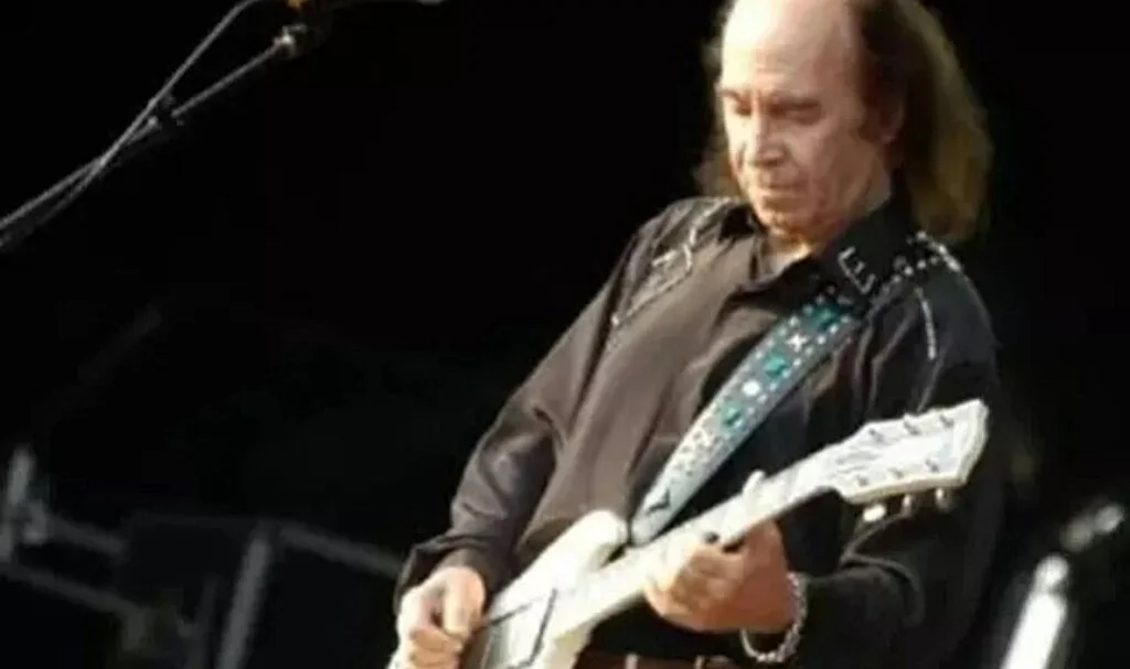 Rock Müzik Efsanesi Erkin Koray'dan Üzen Haber! Apar Topar Hastaneye Kaldırıldı