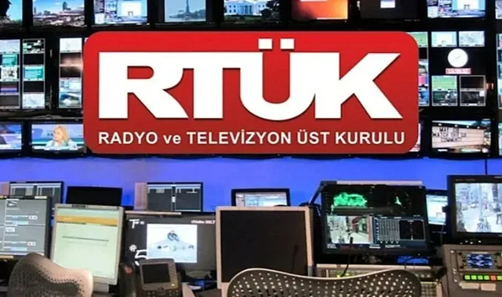 RTÜK’ten Tele1 ve KRT’ye 3’er Kez Program Durdurma Cezası