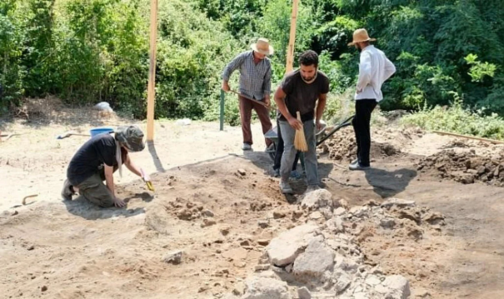 Samsun’da 6 Bin Yıllık Tarihe Işık Tutan Kazı; 4 Mezar Yeri Daha Bulundu 