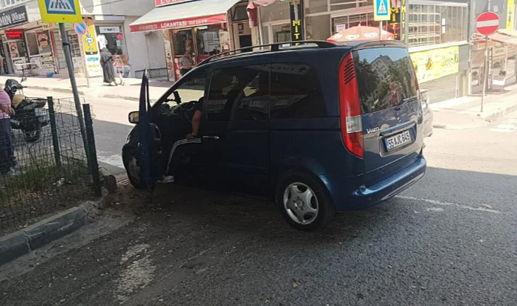 Samsun'da Aracında Uyuya Kalan Şahıs Polisleri Alarma Geçirdi