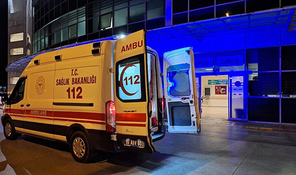 Samsun'da Bıçaklı Kavgada 1 Kişi Ağır Yaralandı