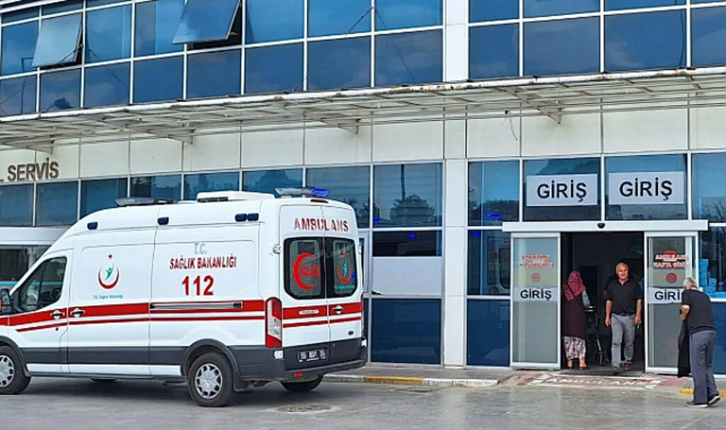 Samsun'da Kavga Eden 2 Akraba Birbirlerini Sopa ve Orakla Yaraladı