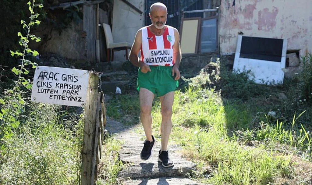 Samsun’da Maratoncunun Yürek Yakan Dramı: Atık Topluyor