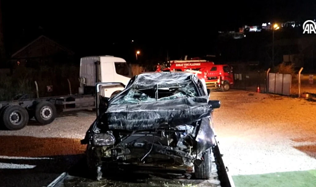 Samsun'da Takla Atan Otomobildeki 3 Kişi Yaralandı