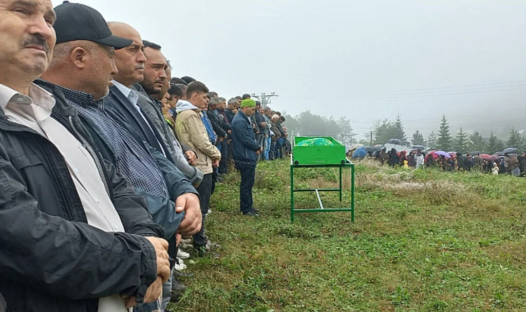 Samsun'da Trafik Kazasında Hayatını Kaybeden Kadının Cenazesi Defnedildi