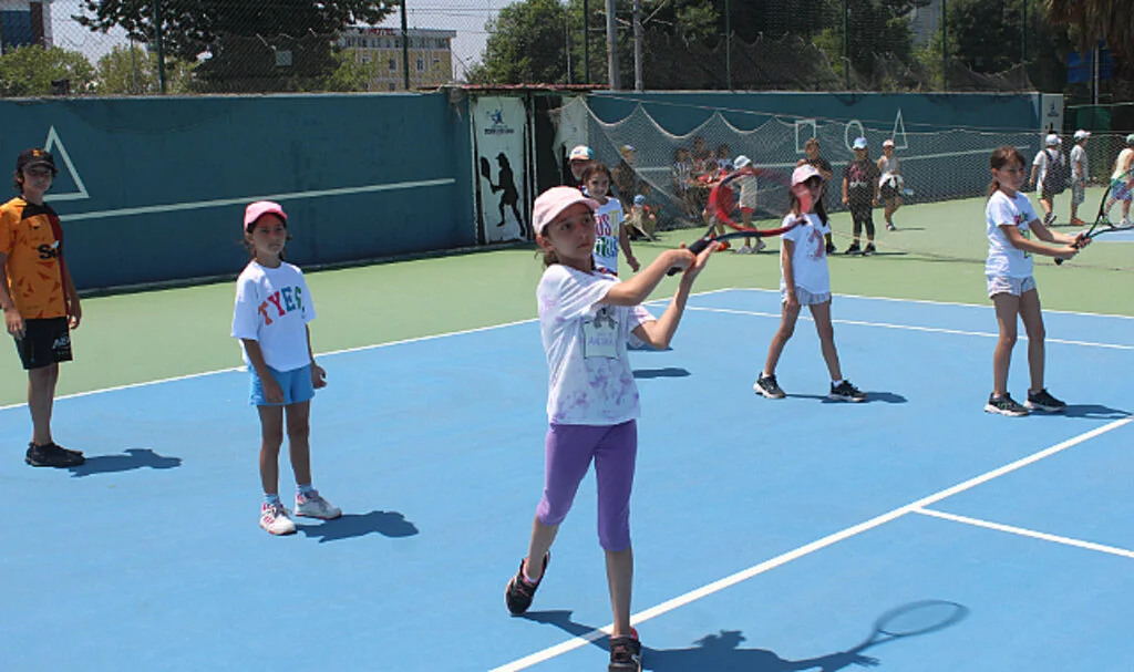 Samsun Tenis Kulübü Geleceğin Sporcularını Yetiştiriyor