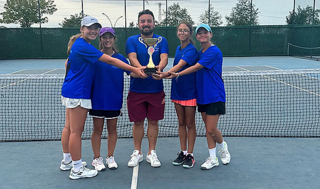Samsun Tenis Kulübü'nün Kızları Bölge Şampiyonu Oldu
