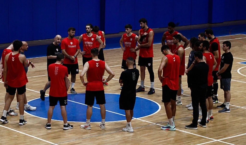 Samsunspor Basketbol Başantrenörü İlker Salman disiplini elden bırakmıyor