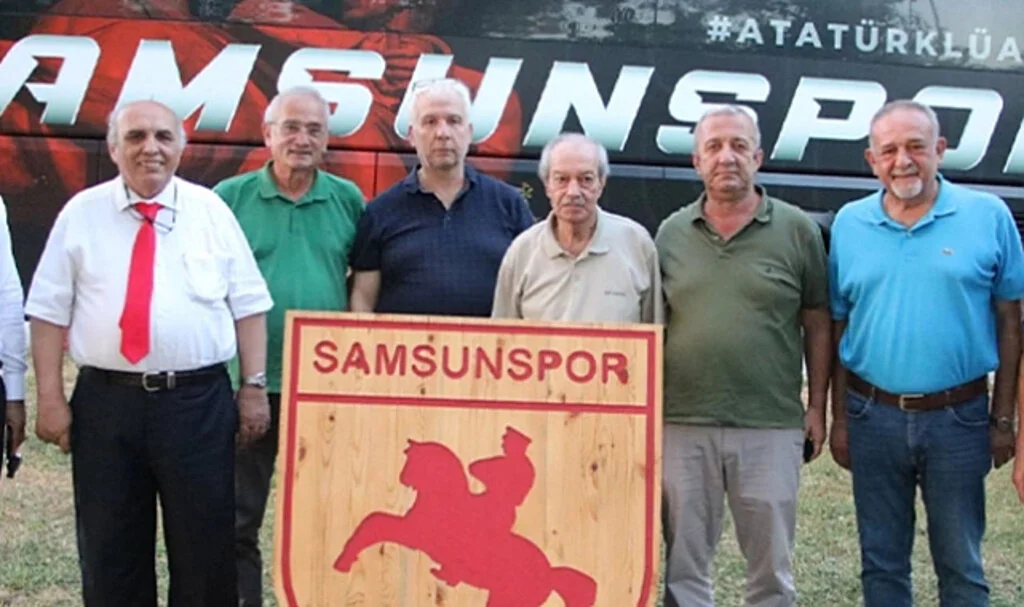 Samsunspor Divan Kurulu Başkanlığı'na Hakkı Tomaç yeniden seçildi