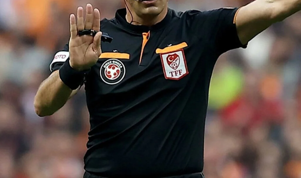 Samsunspor - Fenerbahçe maçının hakemi kim?