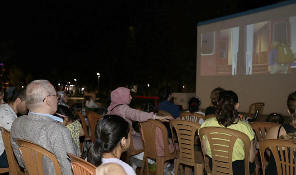 SBB Başkanı Demir, Çocuklarla Birlikte Film İzledi