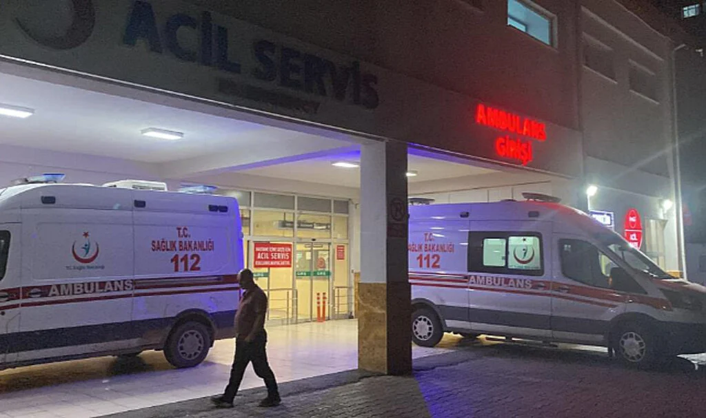 Silahla 3 Kişiyi Yaralayıp İntihar Etti