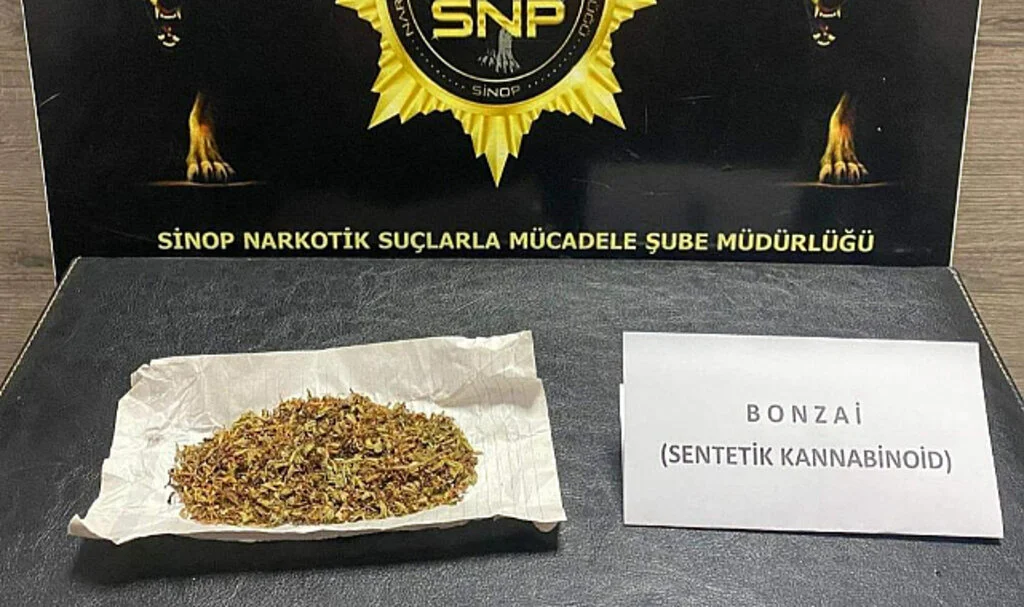 Sinop’ta Durumundan Şüphe Edilen Araçtan Uyuşturucu Çıktı