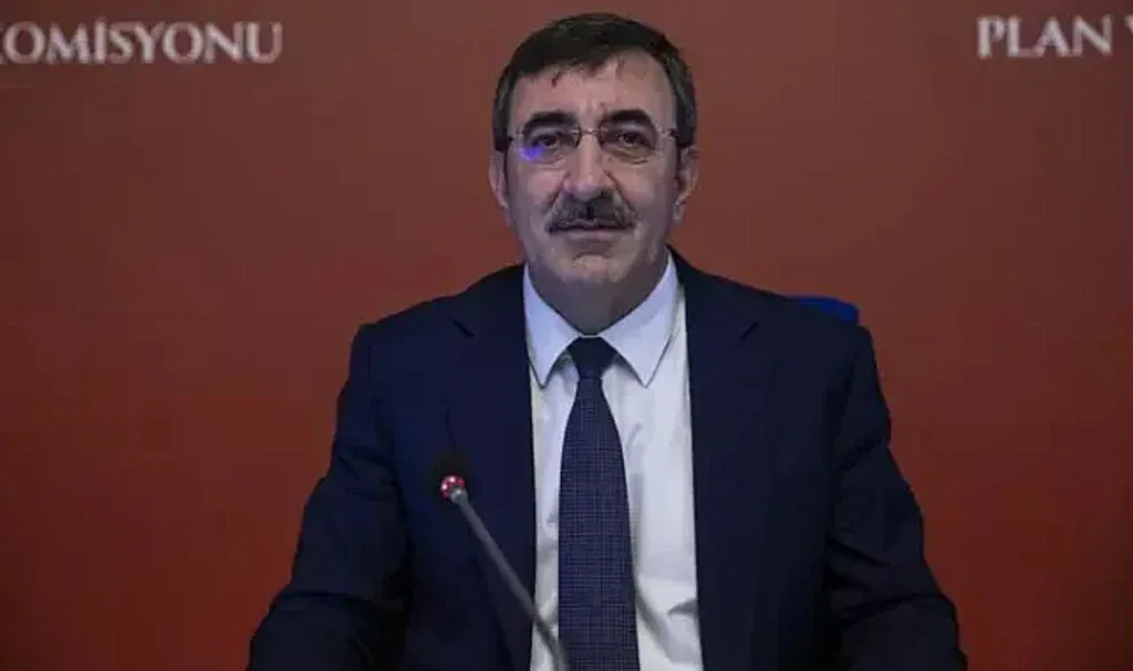 SON DAKİKA: Cumhurbaşkanı Yardımcısı Cevdet Yılmaz'dan Enflasyon ve Resesyon Mesajı! İlk Kez Konut Alacaklara da Müjde Sinyali...