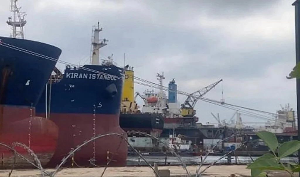 Son Dakika: Tuzla'da Bir Gemide Patlama! Ölü ve Yaralı Var
