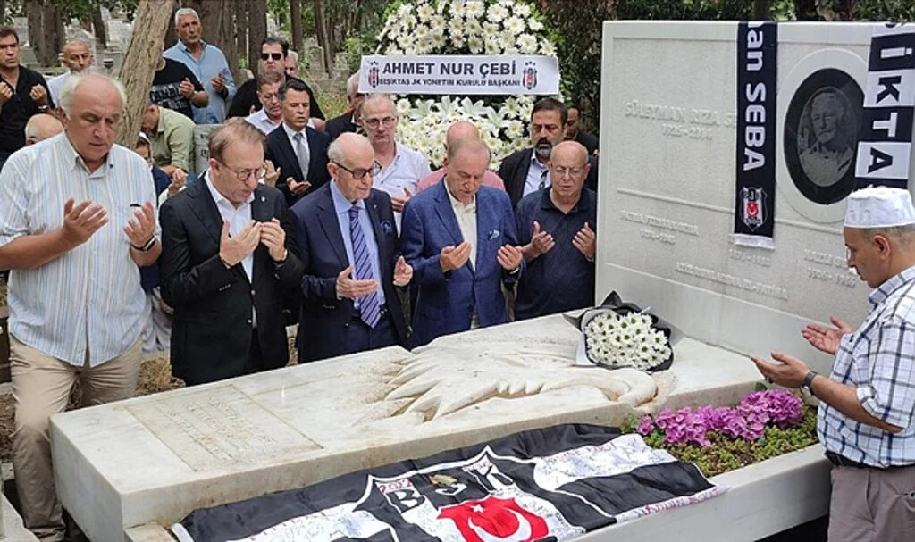 Süleyman Seba, vefatının 9. yılında kabri başında anıldı