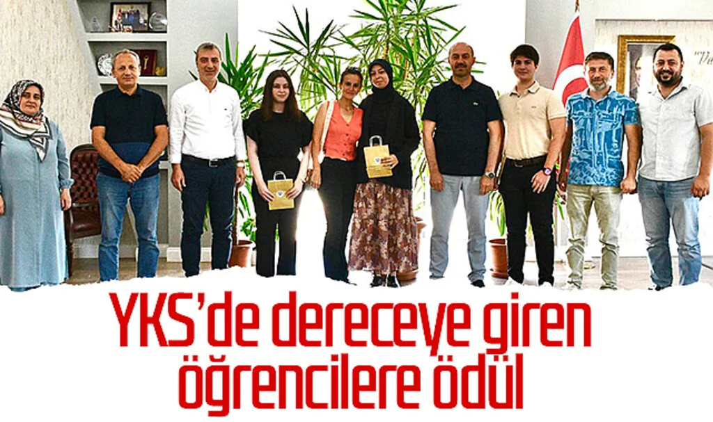 Terme Belediye Başkanı Ali Kılıç'tan YKS'de dereceye giren öğrencilere ödül