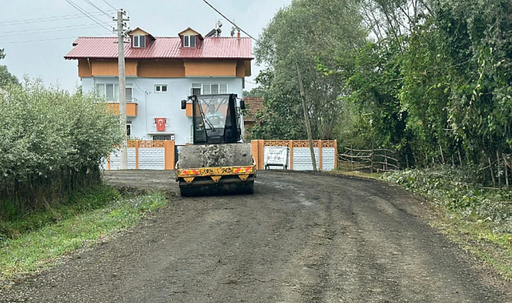 Terme'de Yol Seferberliği Sürüyor 