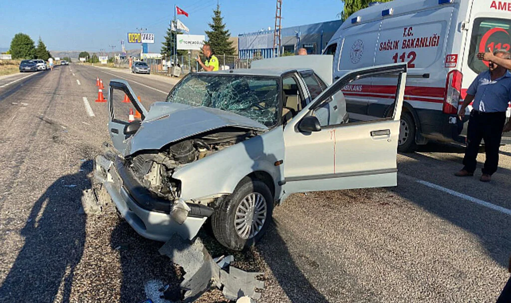 Tokat'ta iki otomobil çarpıştı! 1 ölü 3 yaralı