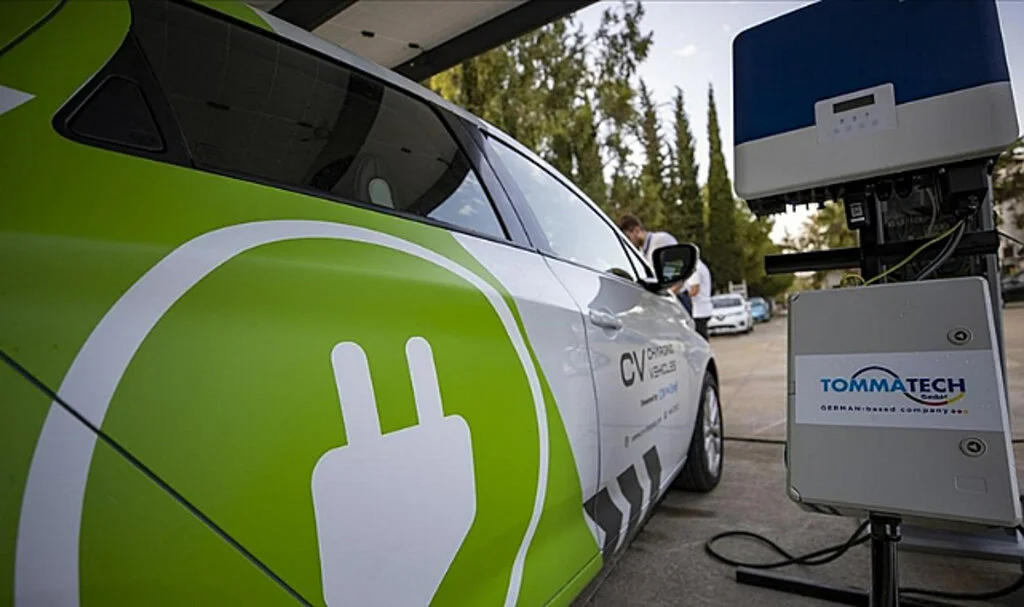 Türkiye Genelinde Elektrikli Araç Şarj İstasyonu Sayısı 3 Bin 700'ü Geçti