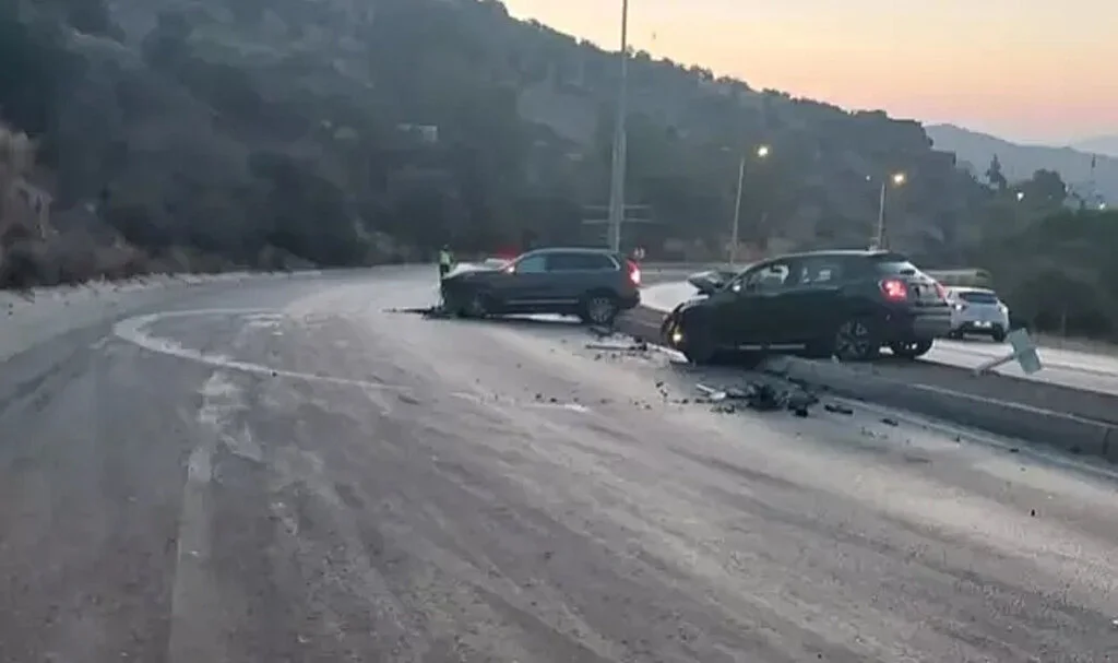 Ünlü Oyuncu Trafik Kazası Geçirdi!