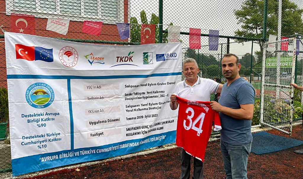 YEG'den Salıpazarı Belediyespor'lu Sporculara Ekipman Desteği