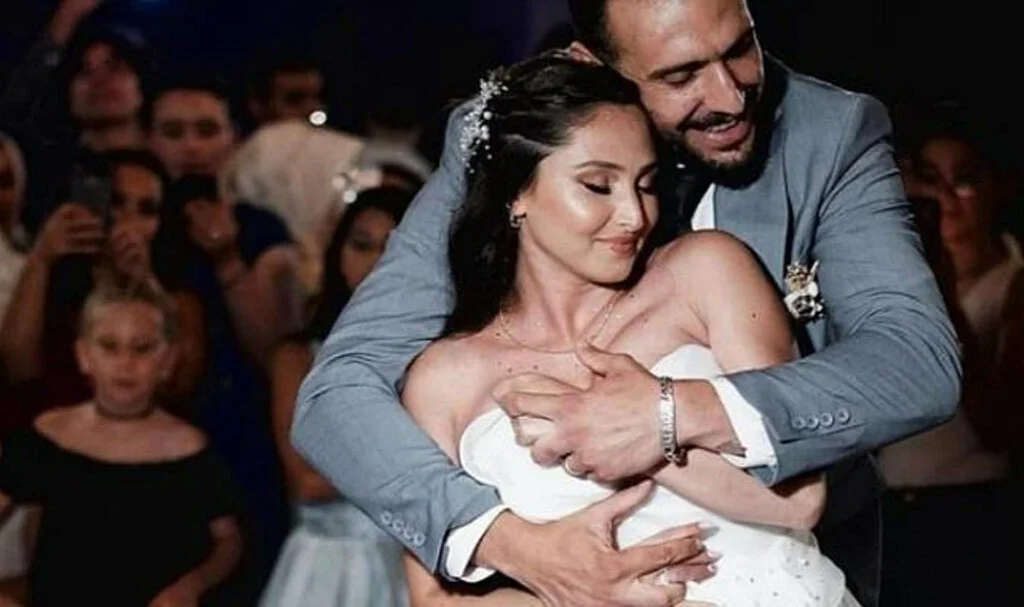 Yeni Evlenen MasterChef Barbaros'un Balayı Pozları Olay Oldu! Havuzda Aşka Geldiler