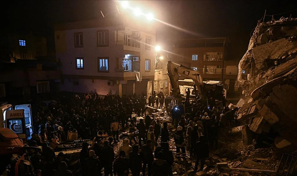 38 kişinin hayatını kaybettiği bina projesiz, ruhsatsız ve denetimsiz inşa edilmiş
