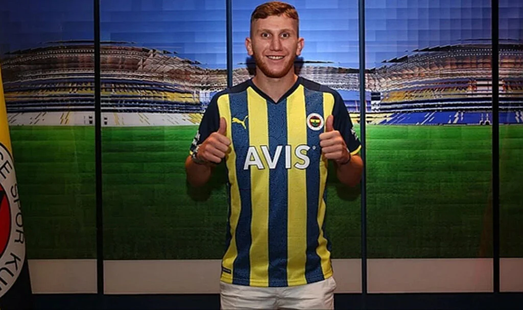 Adana Demirspor'a Transfer Olması Beklenen Burak Kapacak, Sivasspor'a İmzayı Atıyor