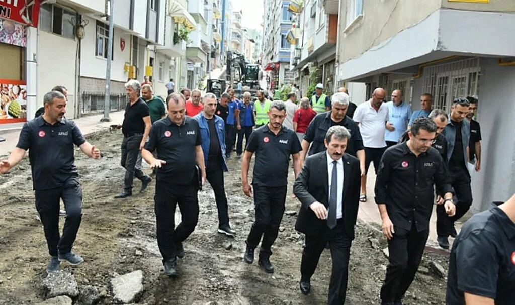 AFAD Başkanı Memiş Samsun’da: “Devlet Olarak Vatandaşlarımızın Zararlarını Karşılamaya Gayret Edeceğiz”