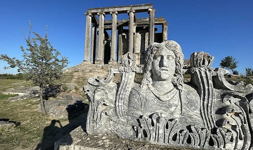 Aizanoi Antik Kenti’nde Makyaj Malzemeleri Bulundu