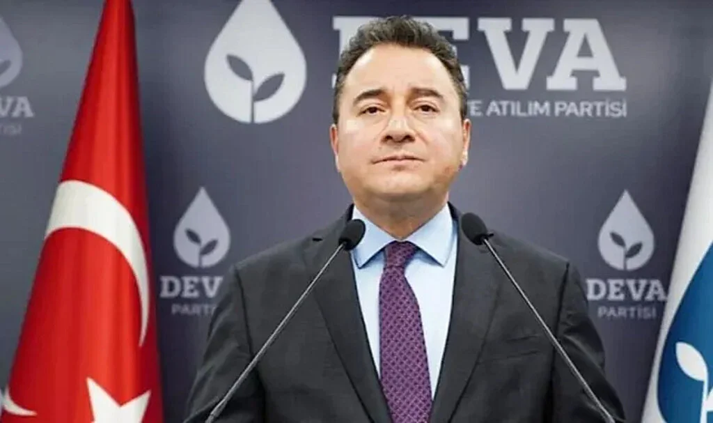 Ali Babacan: Erdoğan, Kendisi Dışında Herkesi Sorumlu Görmeye Devam Ediyor