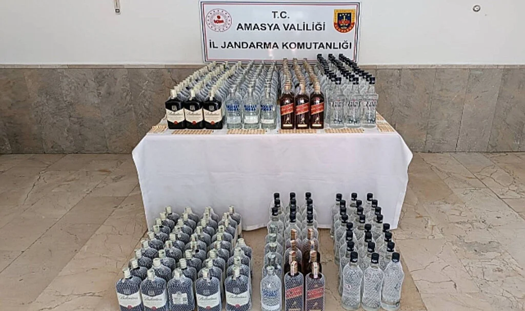 Amasya’da Araçtan 298 Litre Sahte İçki Çıktı 