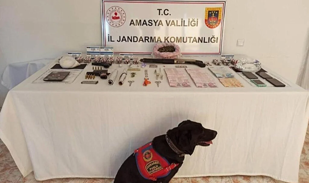 Amasya’da Jandarmadan Uyuşturucu Operasyonu: 4 Gözaltı
