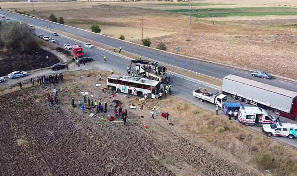 Amasya’da Otobüs Kazasında Ölen 6 Kişinin İsimleri Belirlendi