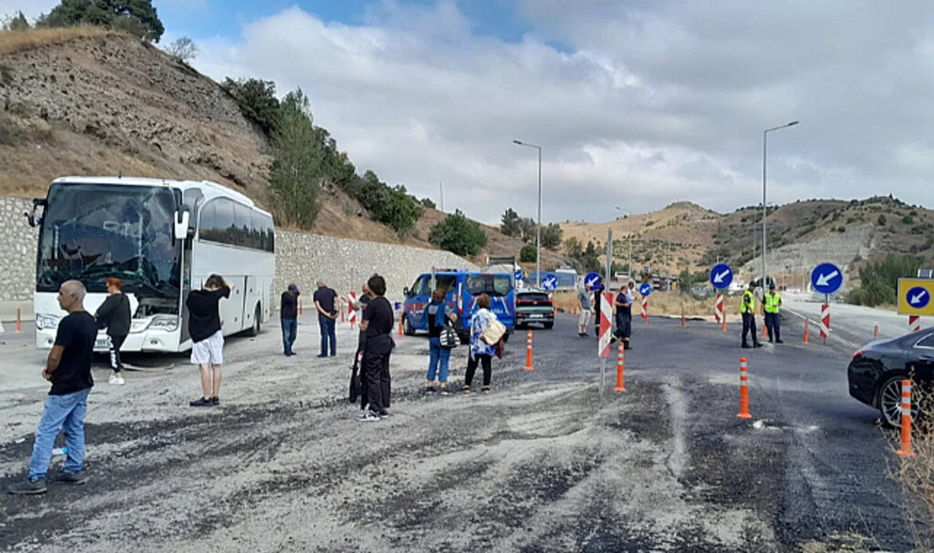 Amasya'da Zincirleme Trafik Kazasında 1 Kişi Yaralandı