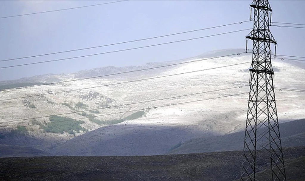 Ardahan'da sağanak ve dolu etkili oldu