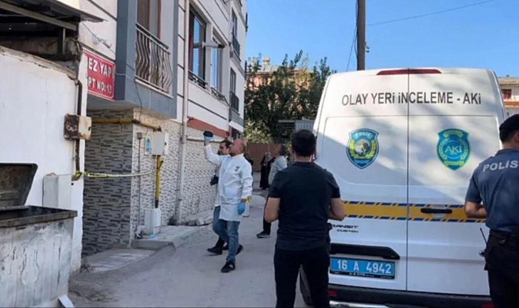 Bursa'da Uyuşturucu Kullanan Genç, Hala ve Babaannesinin Boğazını Kesti