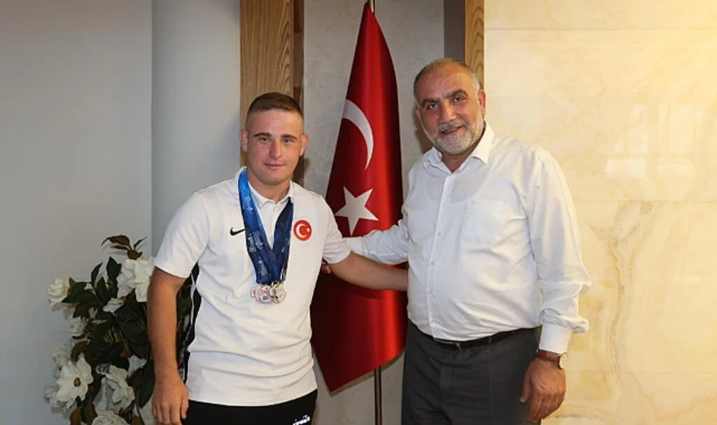 Canik'li Topaloğlu Zaferden Zafere Koşuyor
